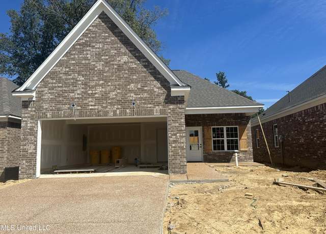 Property at 421 Country Garden Dr, Southaven, MS 38671, 3 beds, 2 baths