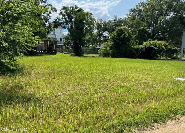 Property at 215 Magnolia Ave, Pass Christian, MS 39571