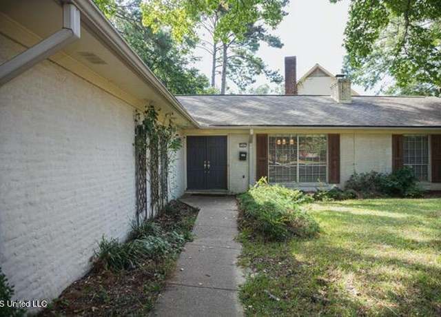 Property at 5207 Reddoch Dr, Jackson, MS 39211, 3 beds, 2 baths