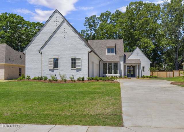 Property at 230 Parke Dr, Ridgeland, MS 39157, 4 beds, 4.5 baths