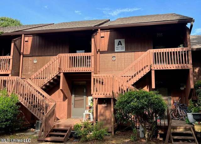 Property at 205 Lakeside Villa, Diamondhead, MS 39525, 1 bed, 1 bath