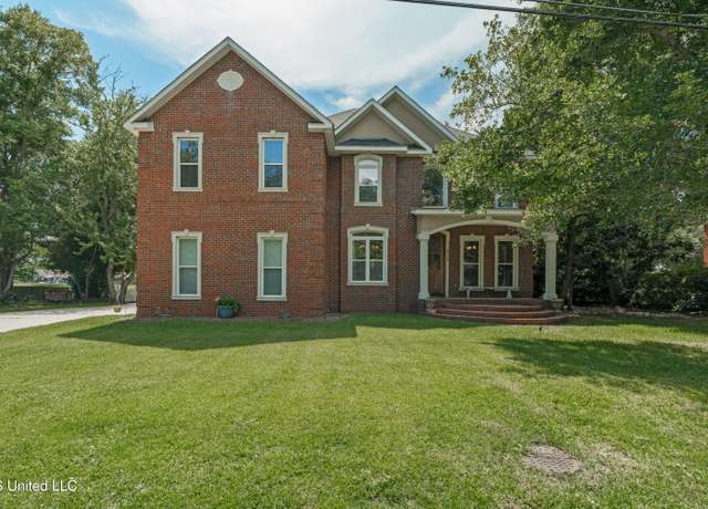Property at 815 Warren St, Pascagoula, MS 39567, 4 beds, 4 baths