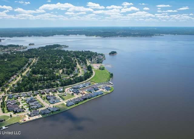 Property at 188 Crepe Myrtle Dr, Brandon, MS 39047