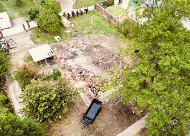Property at 210 Linton Ave, Natchez, MS 39120