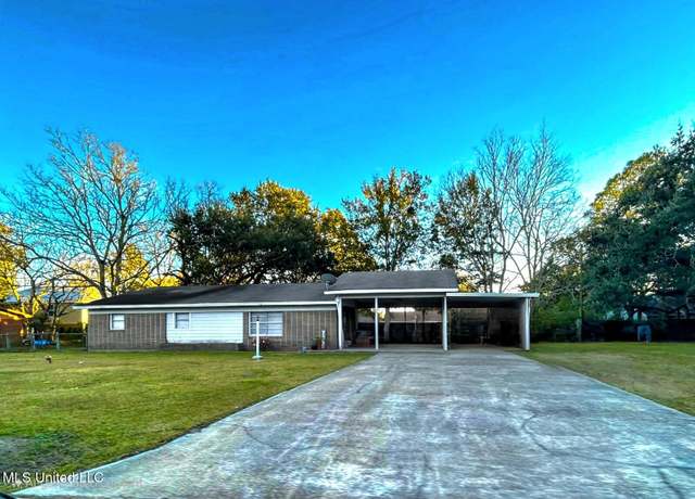 Property at 4510 Fisher Ave, Pascagoula, MS 39581, 3 beds, 2 baths