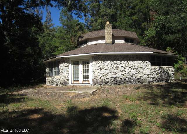 Property at 1934 Blue Ridge Road Rd, Fulton, MS 38843, 2 beds, 2 baths