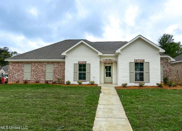Property at 974 Riverside Ln, Pearl, MS 39208, 3 beds, 2 baths