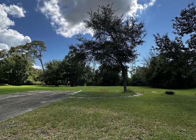 Property at 702 St. Mary St, Pascagoula, MS 39581