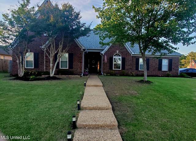 Property at 9970 Piney Ridge Dr, Olive Branch, MS 38654, 5 beds, 3 baths