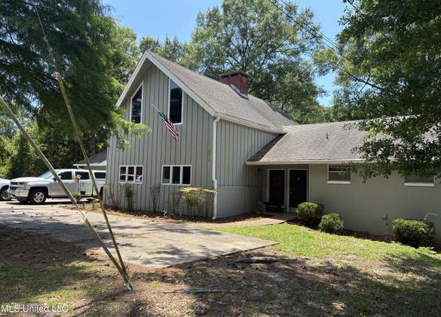 Property at 6825 Shore Dr, Ocean Springs, MS 39564, 4 beds, 3 baths