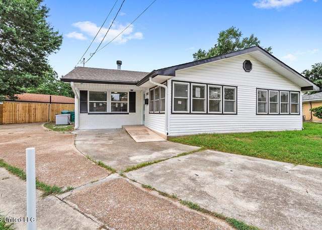 Property at 2112 Rose Ct, Gulfport, MS 39507, 4 beds, 2 baths