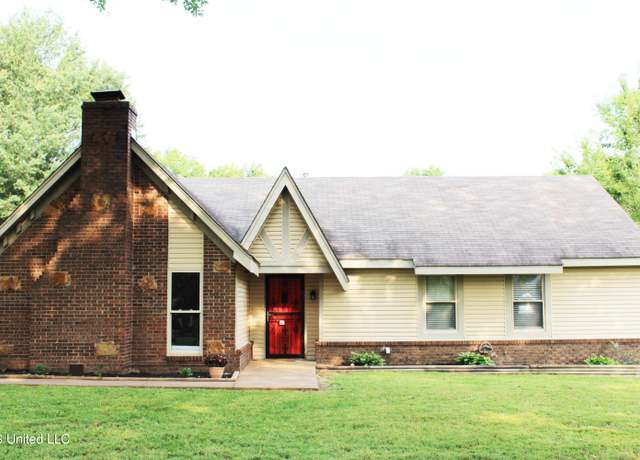 Property at 7671 Brookwood Pl, Southaven, MS 38671, 3 beds, 2 baths