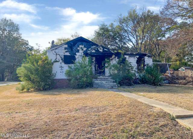 Property at 2835 Arbor Hill Dr, Jackson, MS 39212, 3 beds, 2 baths