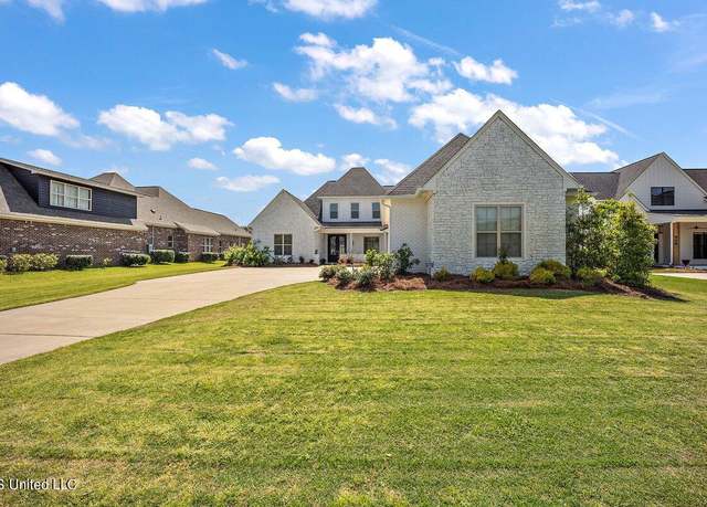 Property at 305 Highland Park Blvd, Ridgeland, MS 39157, 5 beds, 4 baths