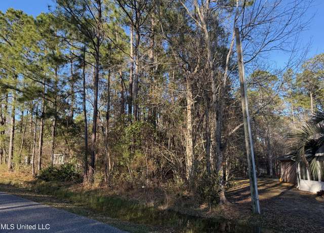 Property at 72678 N Diamondhead Dr, Diamondhead, MS 39525