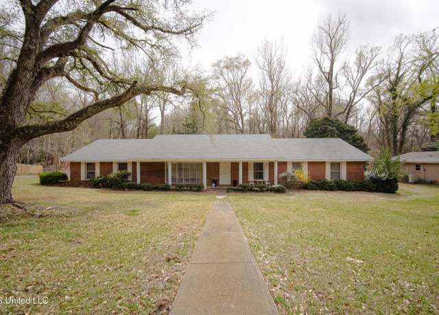 Property at 814 N Sunset Dr, Yazoo City, MS 39194, 3 beds, 2.5 baths