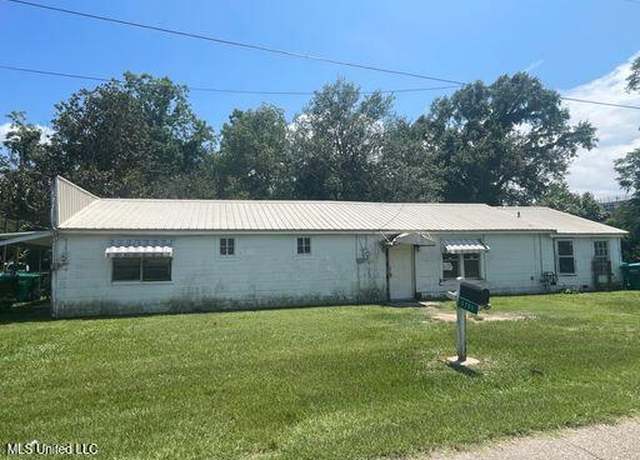 Property at 3701 14th St, Gulfport, MS 39501, 4 beds, 2 baths