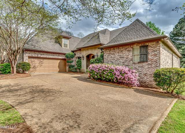 Property at 241 Sycamore Ln, Madison, MS 39110, 5 beds, 3.5 baths