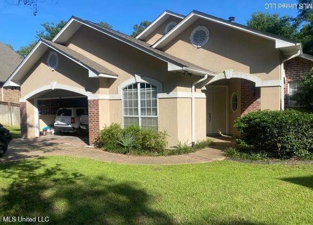 Property at 962 Glen Oaks Dr, Pass Christian, MS 39571, 4 beds, 2 baths