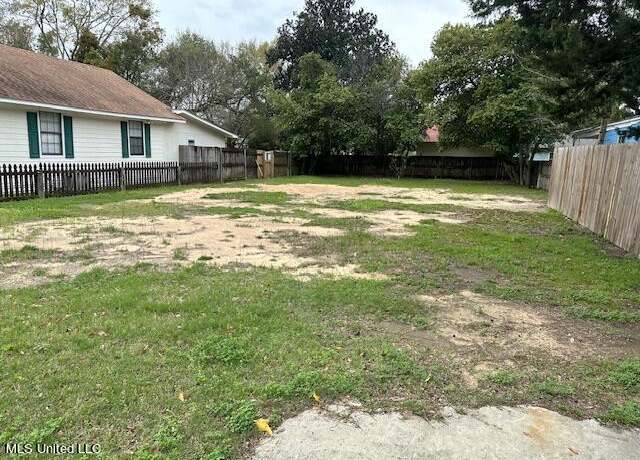 Property at 249 Laurel Ct, Biloxi, MS 39530