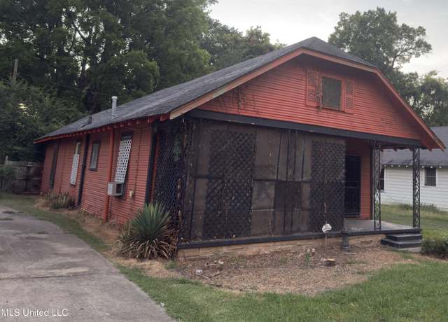 Property at 427 S Eureka St, Greenville, MS 38701, 3 beds, 1 bath