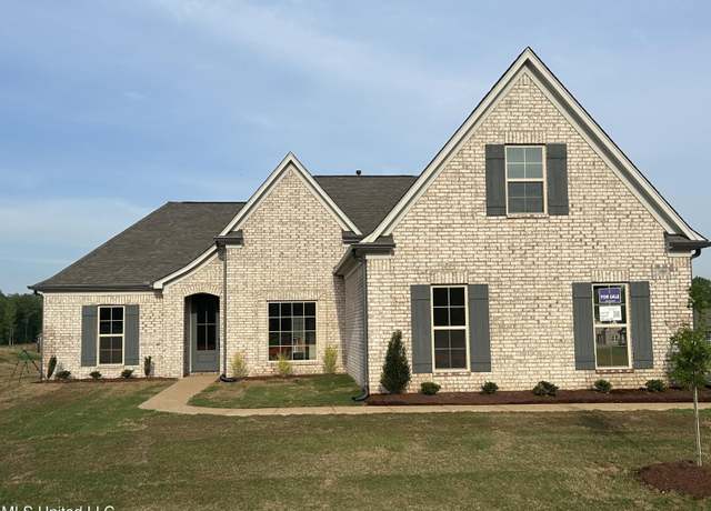 Property at 690 Lucas Ln, Hernando, MS 38632, 5 beds, 3 baths