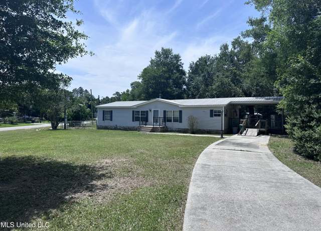 Property at 18241 Robin Oaks Dr, Gulfport, MS 39503, 3 beds, 2 baths