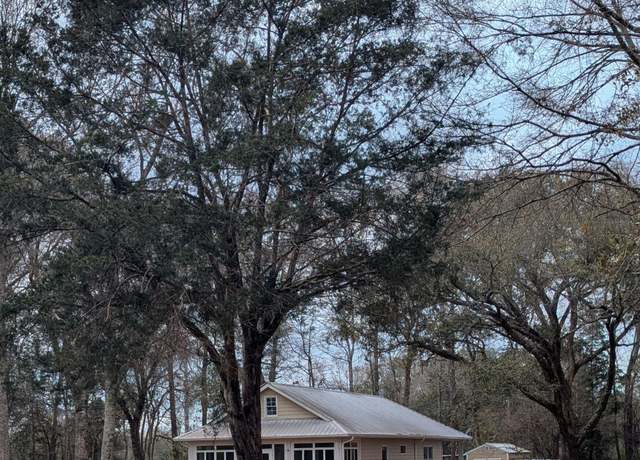 Property at 21217 Trails End Rd, Moss Point, MS 39562, 3 beds, 2 baths