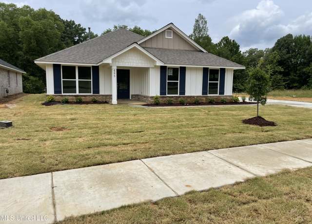 Property at 4275 W Olivia Cir, Olive Branch, MS 38654, 4 beds, 2 baths
