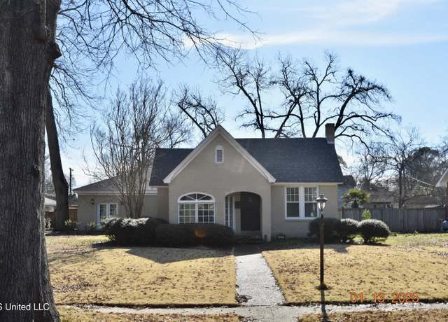 Property at 208 E Adams Ave, Greenwood, MS 38930, 3 beds, 2 baths