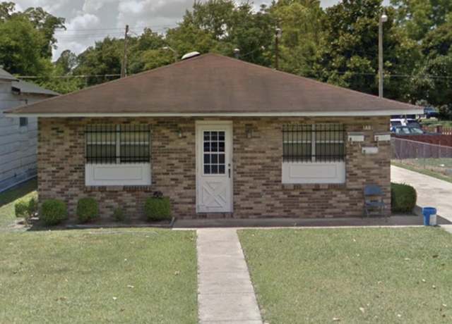 Property at 715 Central St, Belzoni, MS 39038, 5 beds, 3 baths