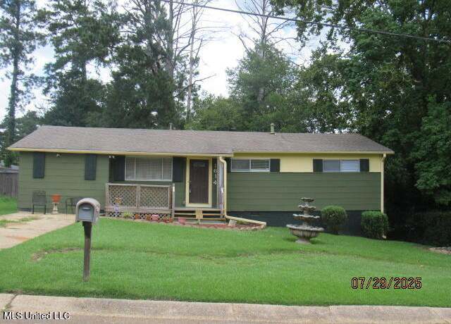 Property at 1614 Dianne Dr, Jackson, MS 39204, 3 beds, 2 baths