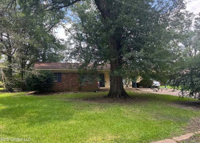 Property at 1954 Longwood Dr, Jackson, MS 39212, 3 beds, 2 baths