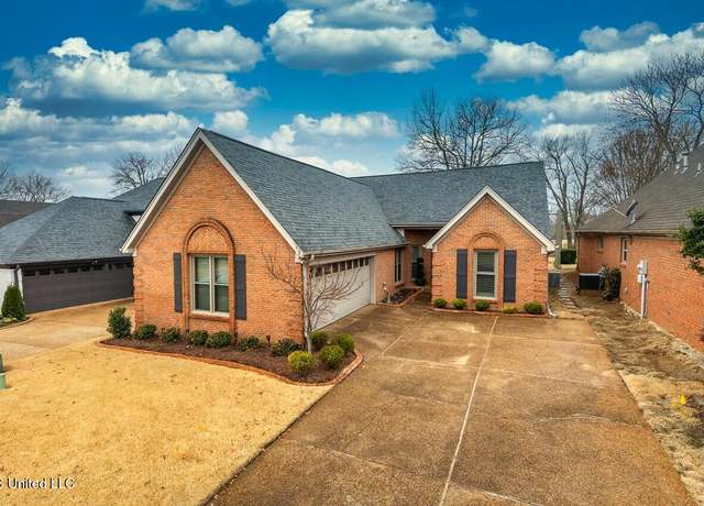 Property at 6480 Masters Dr, Olive Branch, MS 38654, 3 beds, 2 baths