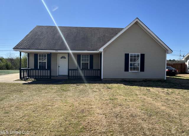 Property at 814 W Ridge Cv, Holly Springs, MS 38635, 3 beds, 2 baths