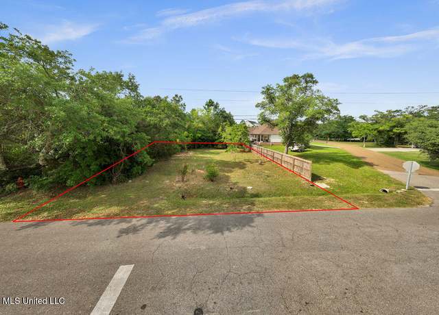 Property at 196 Bay Oaks Dr, Bay Saint Louis, MS 39520