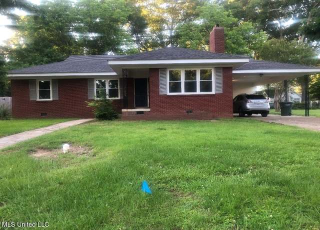 Property at 214 Evelyn St, Senatobia, MS 38668, 3 beds, 2 baths