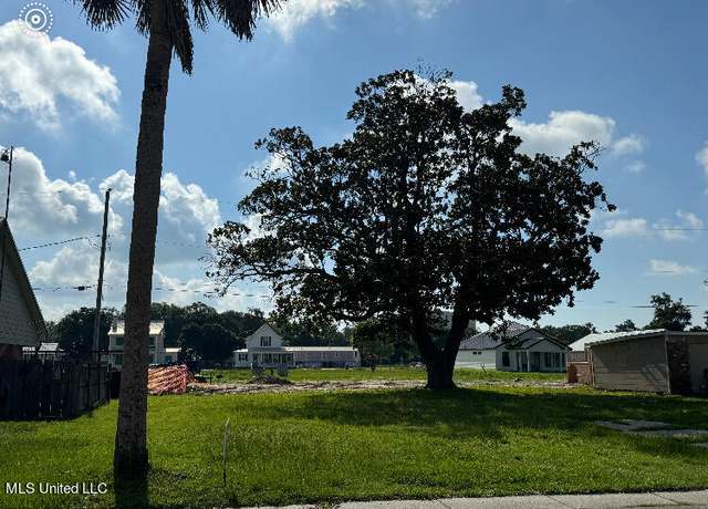 Property at 196 Markham Dr, Gulfport, MS 39507