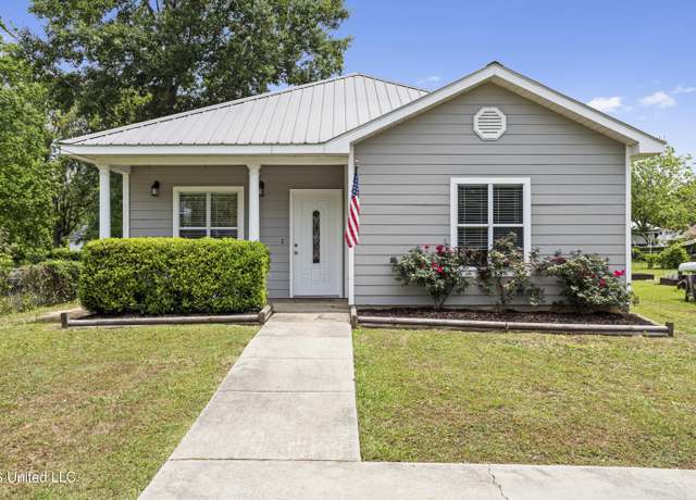 Property at 1408 36th Ave, Gulfport, MS 39501, 2 beds, 2 baths