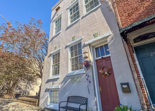 Property at 123 S Commerce St, Natchez, MS 39120, 3 beds, 2.5 baths