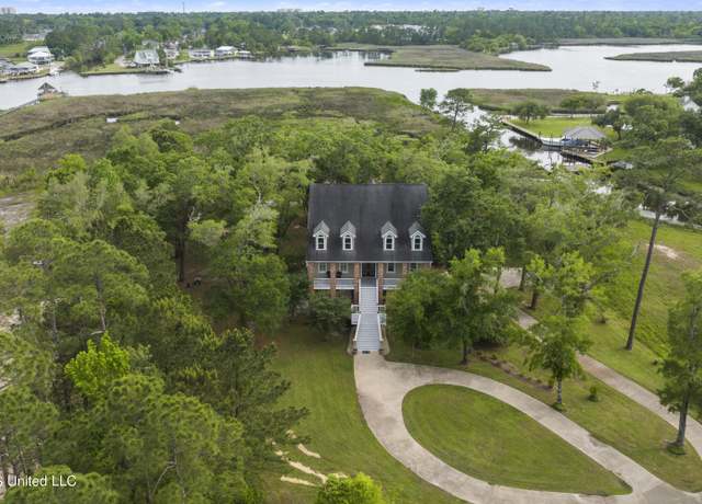 Property at 10745 Plantation Ln, Gulfport, MS 39503, 5 beds, 4 baths