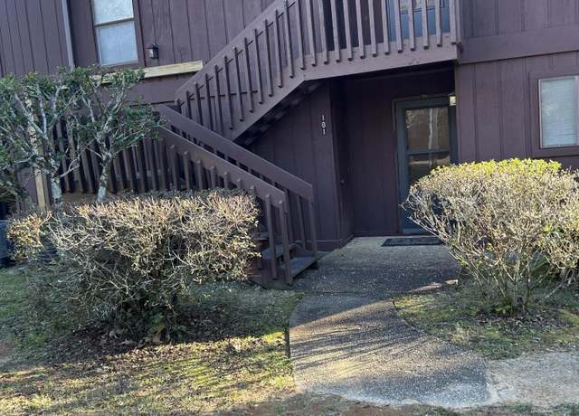Property at 201 Kona Villa Dr, Diamondhead, MS 39525, 2 beds, 2 baths