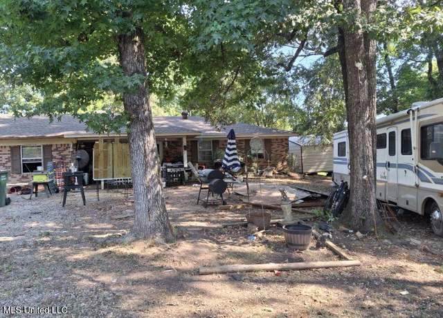 Property at 1002 County Road 13, Myrtle, MS 38650, 3 beds, 1.5 baths