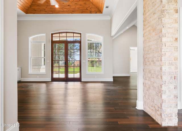 Property at 744 Georgetown St, Hazlehurst, MS 39083, 4 beds, 4 baths