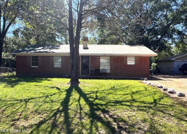 Property at 206 Shields Ave, Pelahatchie, MS 39145, 4 beds, 2 baths