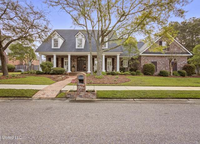 Property at 16 Lawrence Pl, Gulfport, MS 39507, 4 beds, 3.5 baths