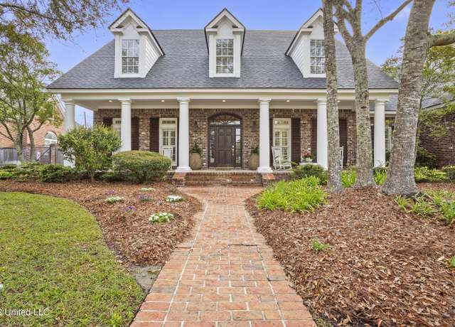 Property at 16 Lawrence Pl, Gulfport, MS 39507, 4 beds, 3.5 baths