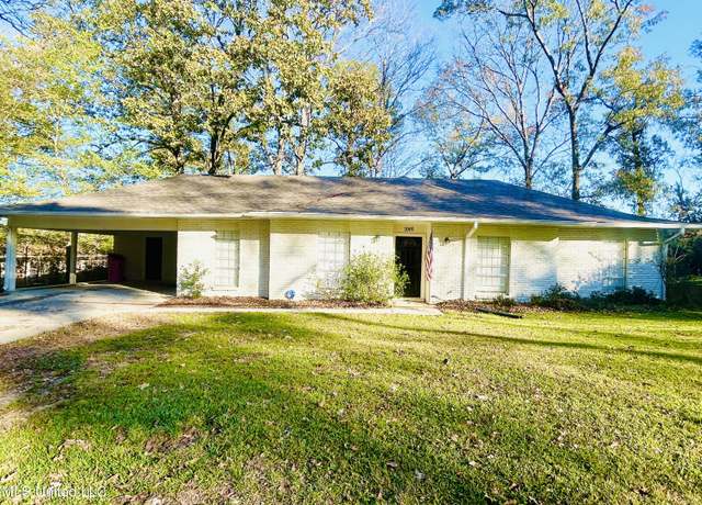 Property at 1005 Tanglewood Dr, Clinton, MS 39056, 3 beds, 1 bath