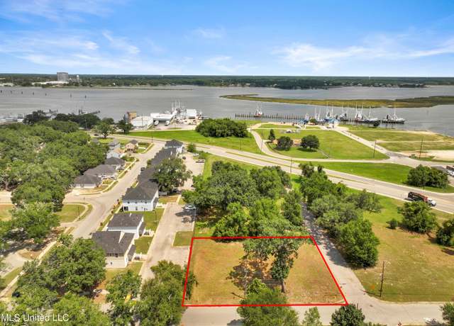 Property at 427 Heidenheim Ave, Biloxi, MS 39530