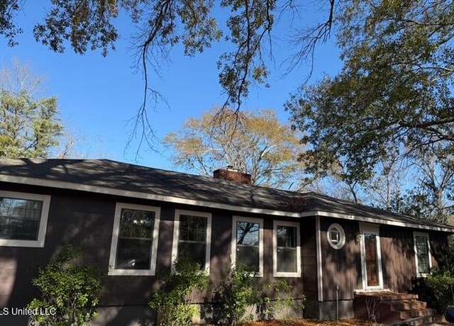 Property at 1818 Raymond Rd, Jackson, MS 39204, 4 beds, 1.5 baths